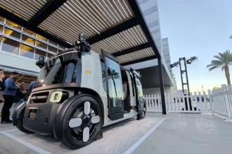 Robot Taxi en présentation au re:Invent 2025 à Las Vegas