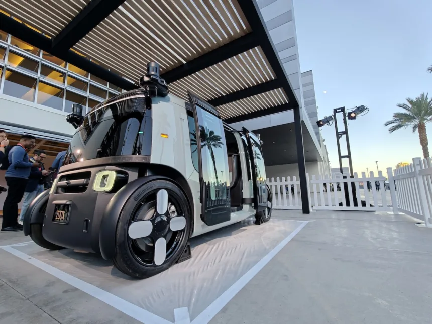 Robot Taxi en présentation au re:Invent 2025 à Las Vegas